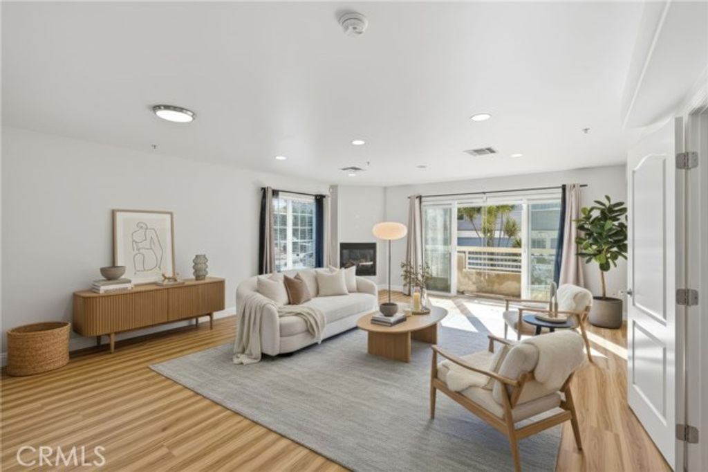 1133 S Hoover 416, Los Angeles, CA 90006