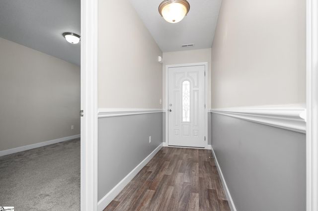198 Highland Springs Loop, Inman, SC 29349