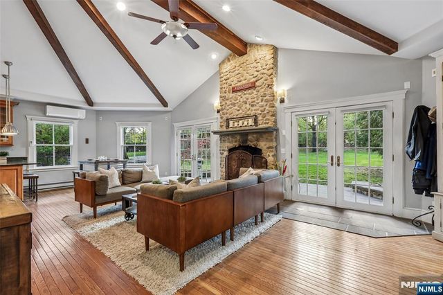 130 N Maple Avenue, Ridgewood, NJ 07450