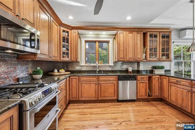 130 N Maple Avenue, Ridgewood, NJ 07450