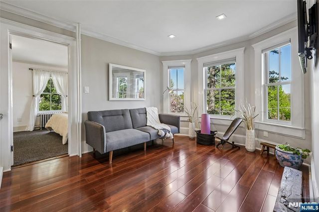 130 N Maple Avenue, Ridgewood, NJ 07450