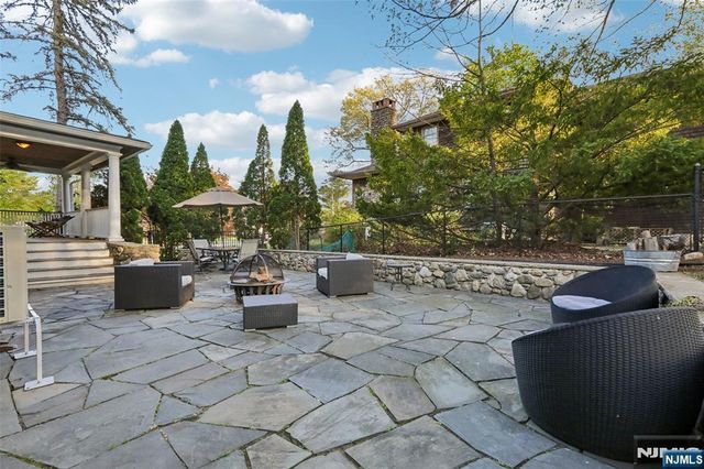 130 N Maple Avenue, Ridgewood, NJ 07450