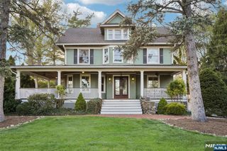 130 N Maple Avenue, Ridgewood, NJ 07450