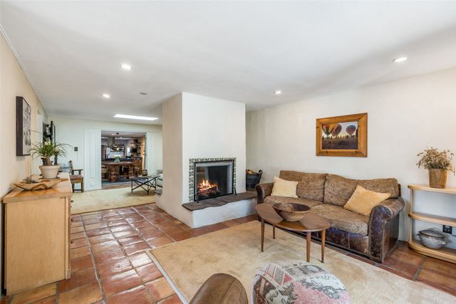 1402 Bishops Lodge Road A, Santa Fe, NM 87506