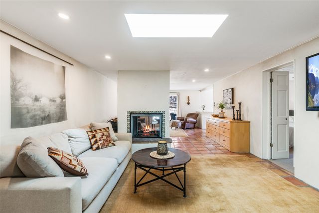 1402 Bishops Lodge Road A, Santa Fe, NM 87506