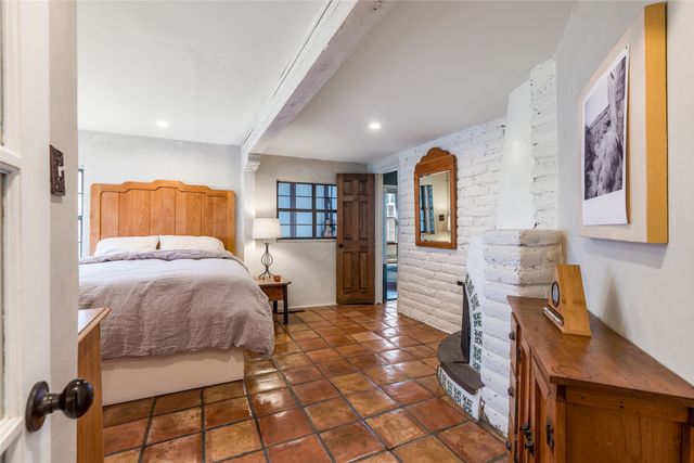 1402 Bishops Lodge Road A, Santa Fe, NM 87506