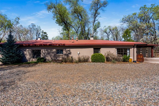 1402 Bishops Lodge Road A, Santa Fe, NM 87506