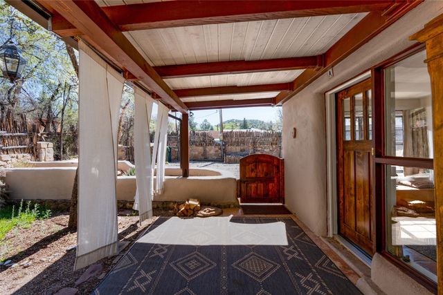 1402 Bishops Lodge Road A, Santa Fe, NM 87506