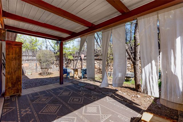 1402 Bishops Lodge Road A, Santa Fe, NM 87506