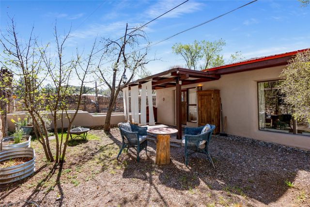 1402 Bishops Lodge Road A, Santa Fe, NM 87506