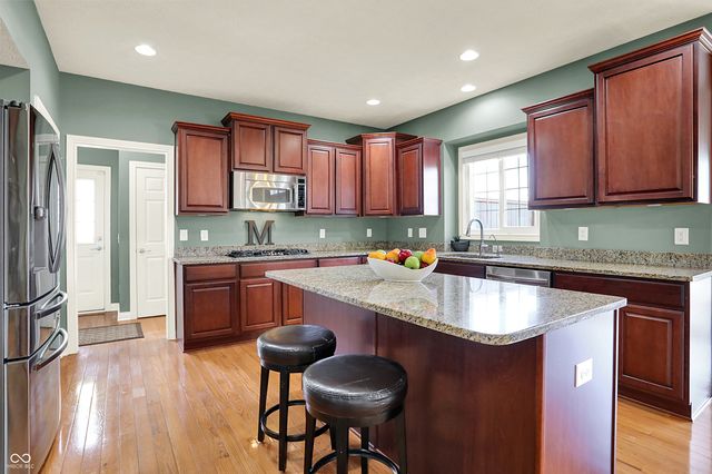 8944 Spring Violet Place, Zionsville, IN 46077