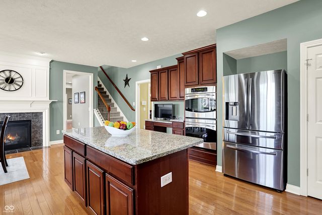 8944 Spring Violet Place, Zionsville, IN 46077