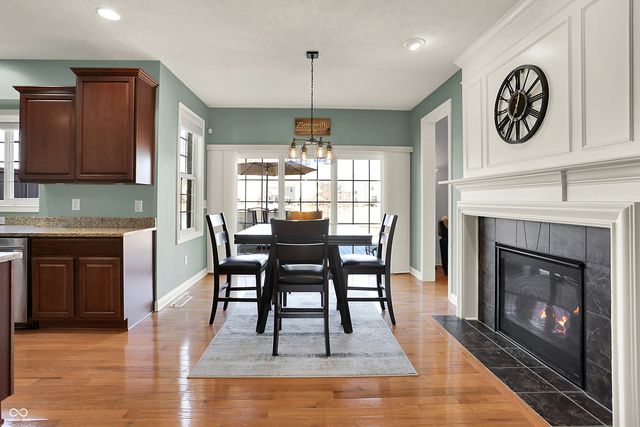 8944 Spring Violet Place, Zionsville, IN 46077