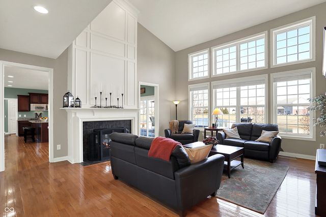 8944 Spring Violet Place, Zionsville, IN 46077