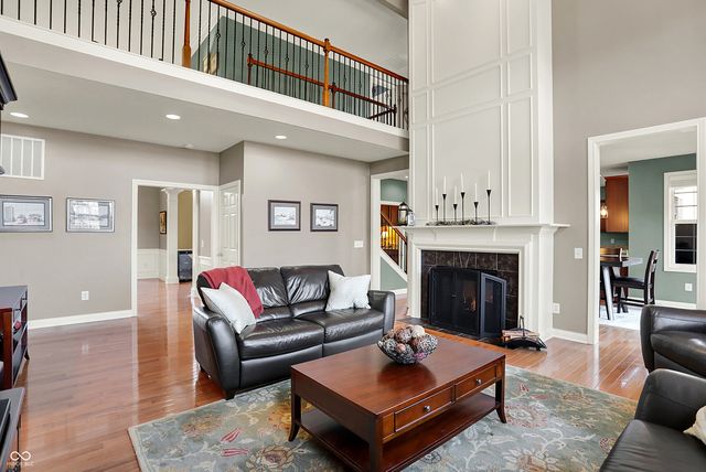 8944 Spring Violet Place, Zionsville, IN 46077
