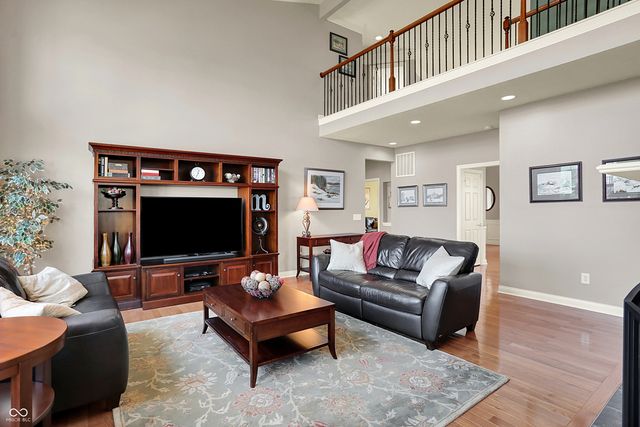 8944 Spring Violet Place, Zionsville, IN 46077