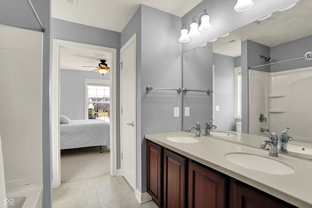 8944 Spring Violet Place, Zionsville, IN 46077