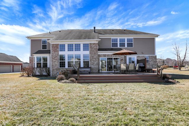 8944 Spring Violet Place, Zionsville, IN 46077