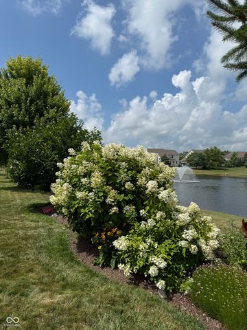 8944 Spring Violet Place, Zionsville, IN 46077