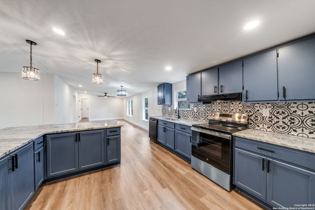 551 BIG OAK DR, San Antonio, TX 78264