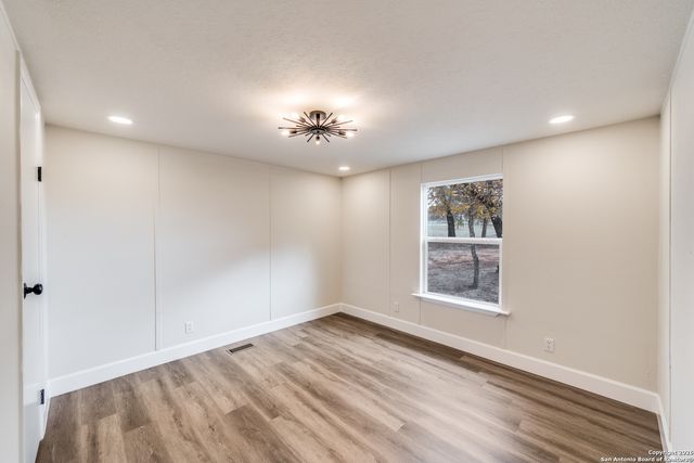 551 BIG OAK DR, San Antonio, TX 78264