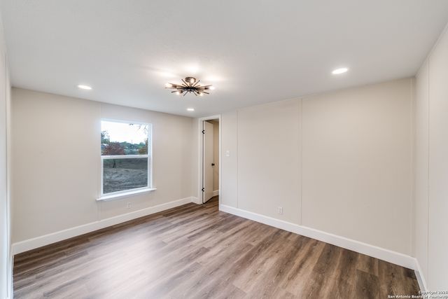 551 BIG OAK DR, San Antonio, TX 78264