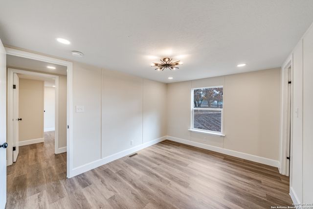 551 BIG OAK DR, San Antonio, TX 78264