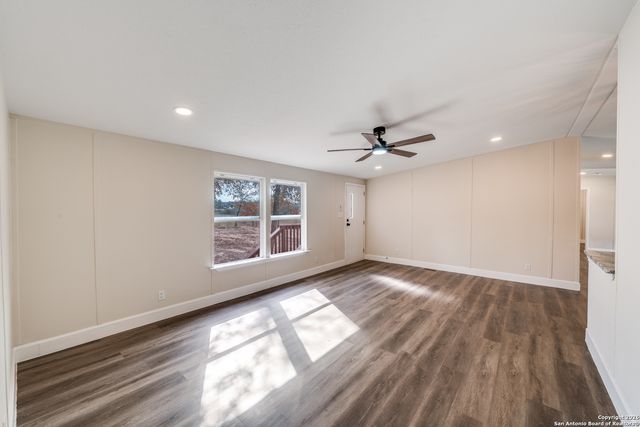 551 BIG OAK DR, San Antonio, TX 78264