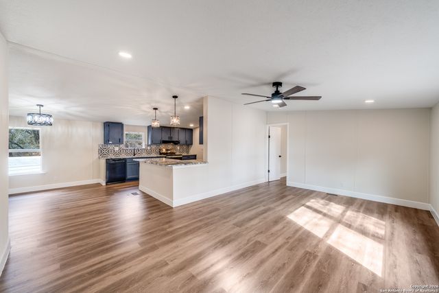 551 BIG OAK DR, San Antonio, TX 78264