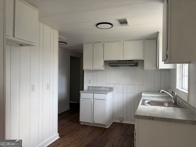 184 Belvue Avenue, Lyons, GA 30436