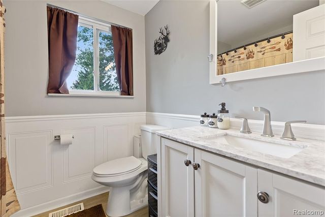 5423 Meadowcrest Drive, Flint, MI 48532