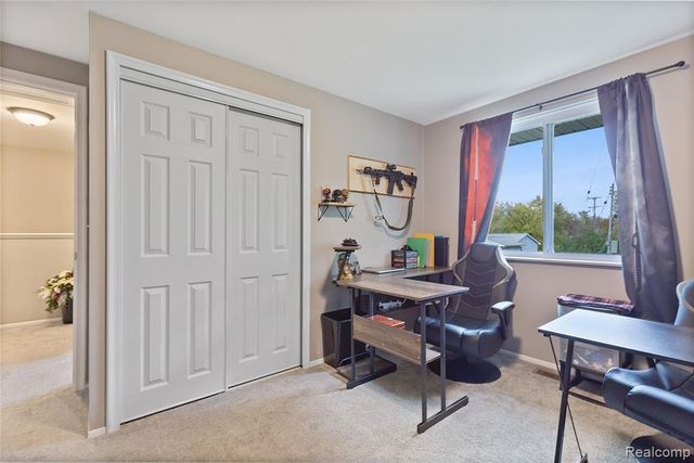 5423 Meadowcrest Drive, Flint, MI 48532