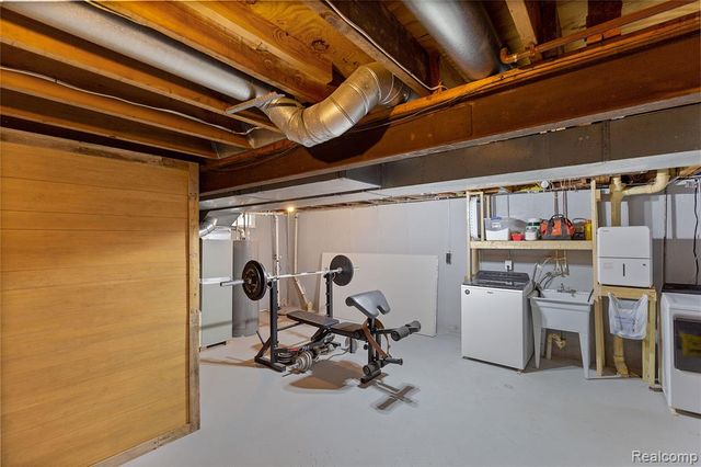 5423 Meadowcrest Drive, Flint, MI 48532