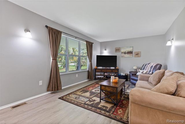 5423 Meadowcrest Drive, Flint, MI 48532