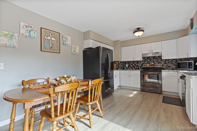 5423 Meadowcrest Drive, Flint, MI 48532