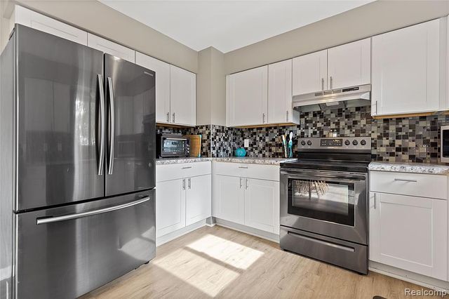 5423 Meadowcrest Drive, Flint, MI 48532