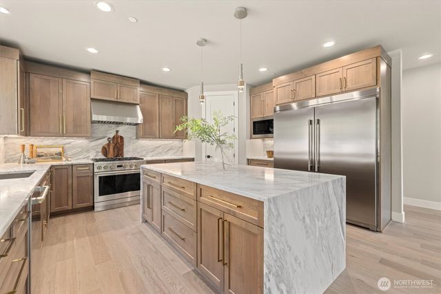 18520 83rd Avenue NE, Kenmore, WA 98028