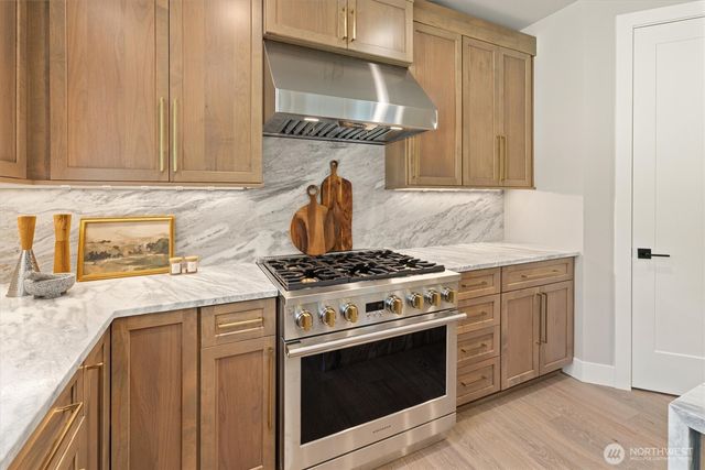 18520 83rd Avenue NE, Kenmore, WA 98028