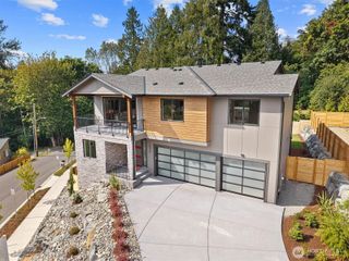 18520 83rd Avenue NE, Kenmore, WA 98028