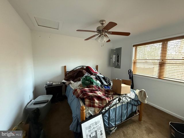 722 OAK HILL RD, Berkeley Springs, WV 25411