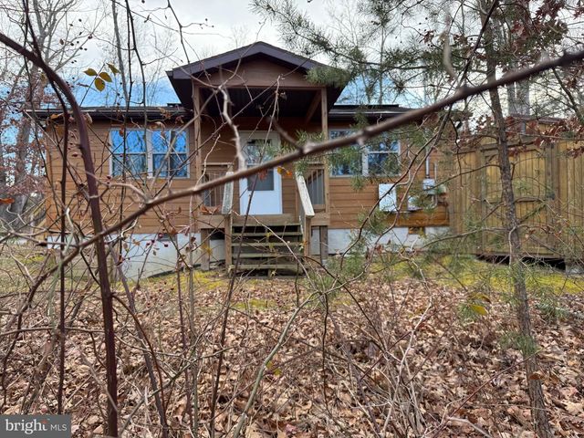 722 OAK HILL RD, Berkeley Springs, WV 25411