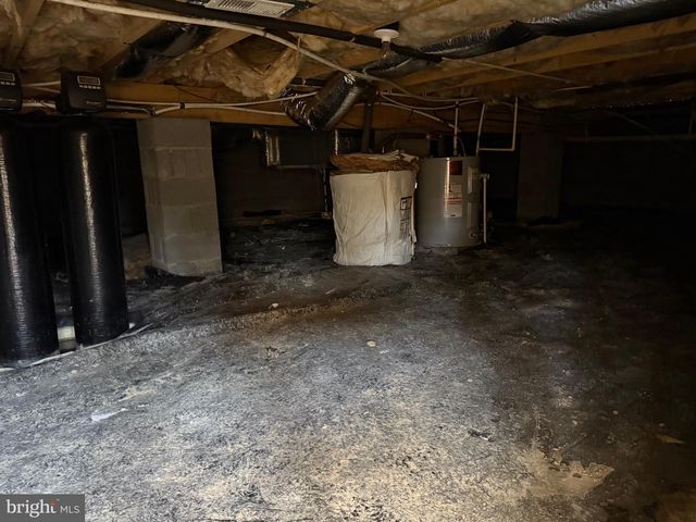 722 OAK HILL RD, Berkeley Springs, WV 25411