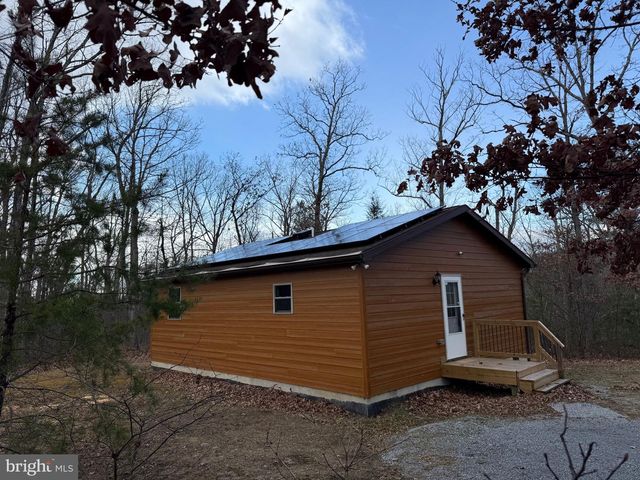 722 OAK HILL RD, Berkeley Springs, WV 25411
