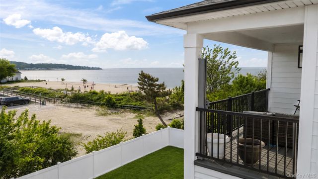 3 Pleasantview Drive, Bayville, NY 11709