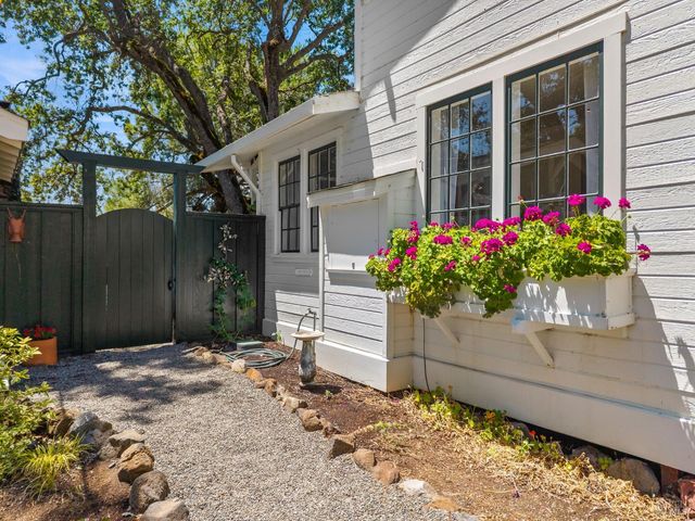 11611 Garden Ct, Clearlake Oaks, CA 95423