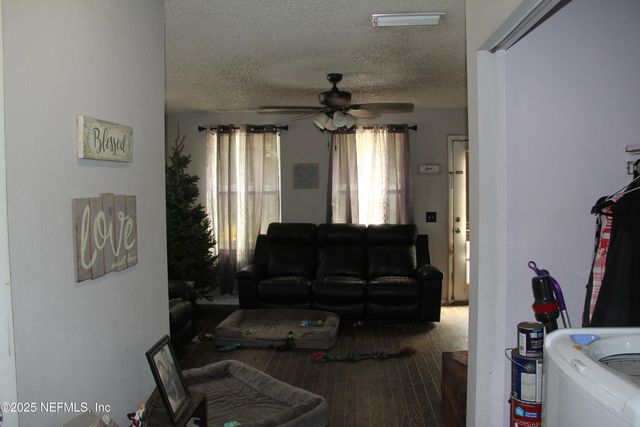 10843 PINE ACRES Road, Jacksonville, FL 32257