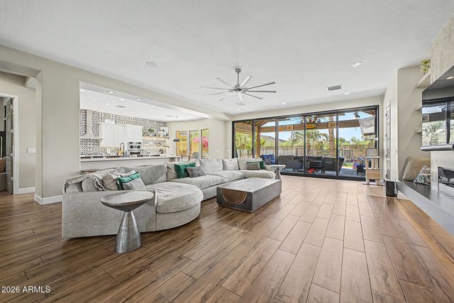 4122 W ORAIBI Drive, Glendale, AZ 85308