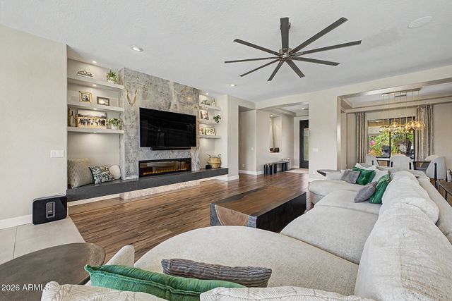 4122 W ORAIBI Drive, Glendale, AZ 85308