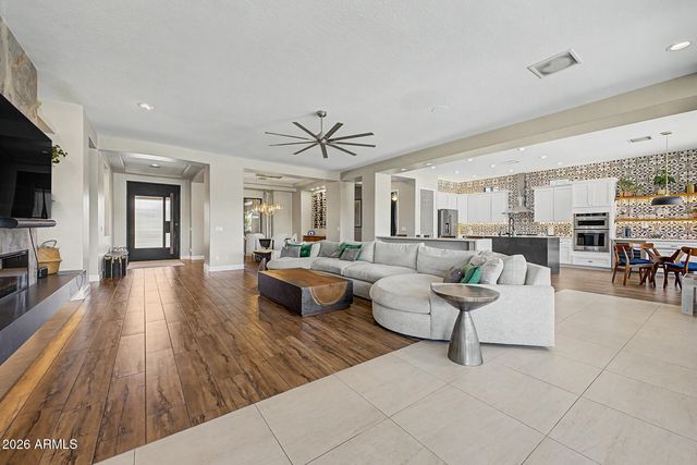 4122 W ORAIBI Drive, Glendale, AZ 85308