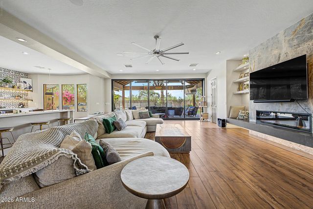 4122 W ORAIBI Drive, Glendale, AZ 85308